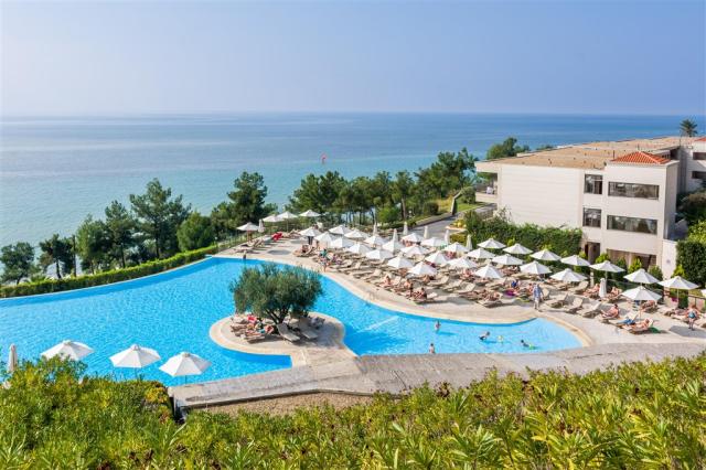 Ikos_Oceania_Pool_04.jpg
