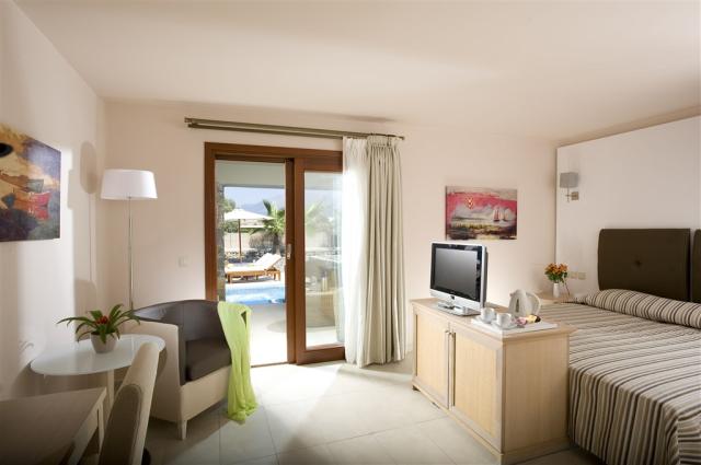 bungalow%20with%20private%20pool2.jpg