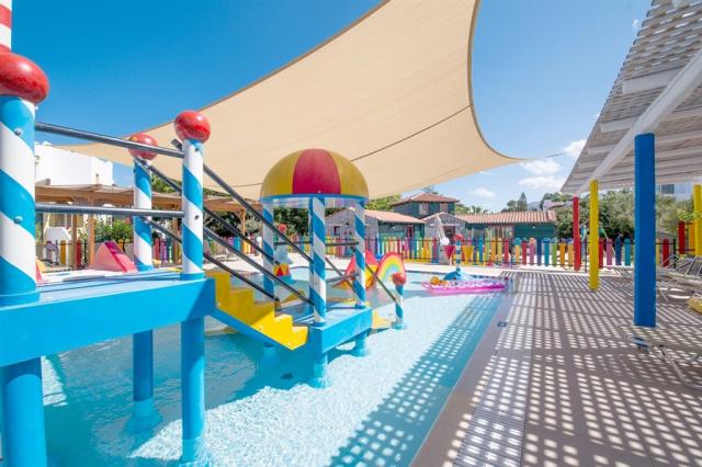 alexander_beach_mini_club.jpg