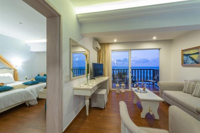 alexander_beach_suite-beach-front-3.jpg