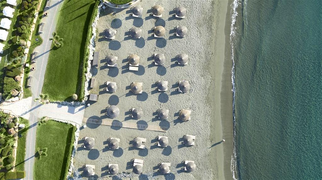 Hotel Beach.jpg
