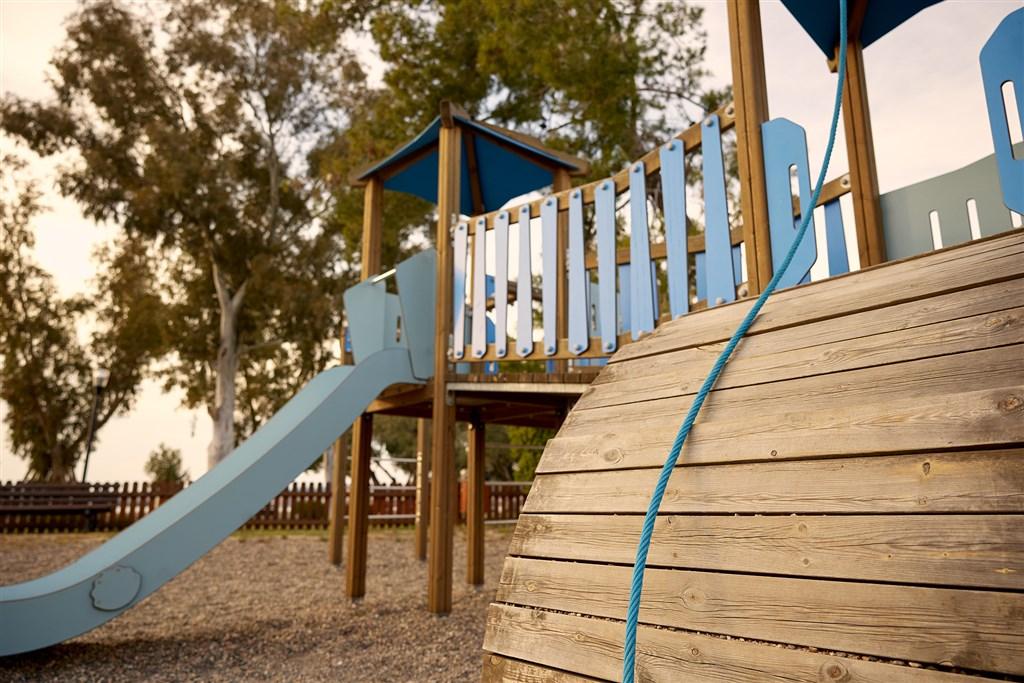 PLAYGROUND (2).jpg