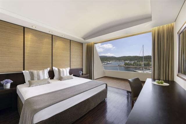 DOUBLE ROOM MARINA VIEW.jpg