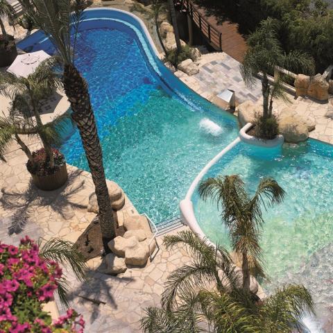 Kypr#FS 8 adults pool.tif