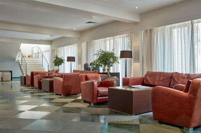 Lobby_Area2.jpg