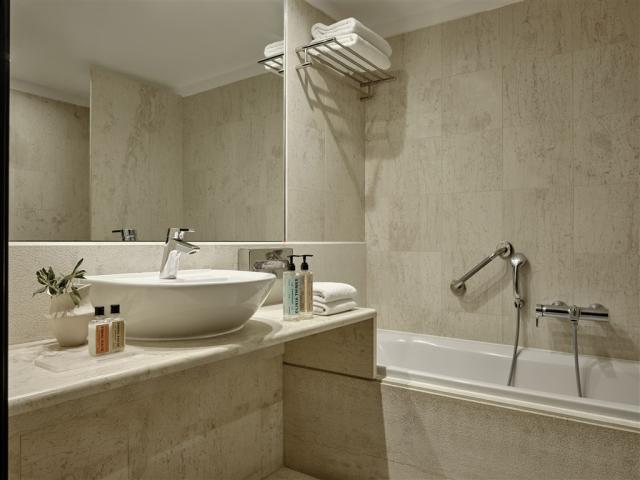 Deluxe_Double_Suite_Sea_View_Private_Pool-4.jpg