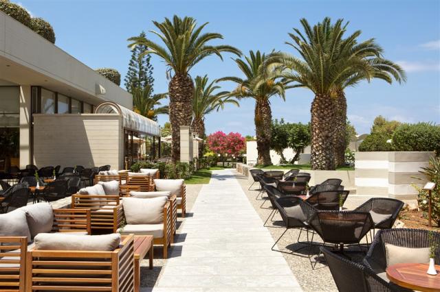 Lobby_Bar_Outdoors.jpg