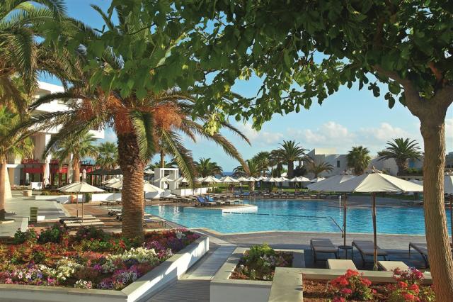 04.Pool-Area.jpg