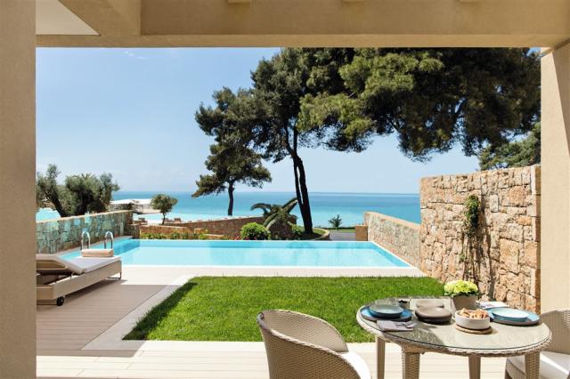 One_Bedroom_Family_Suite_Private_Garden_2880x1919.jpg