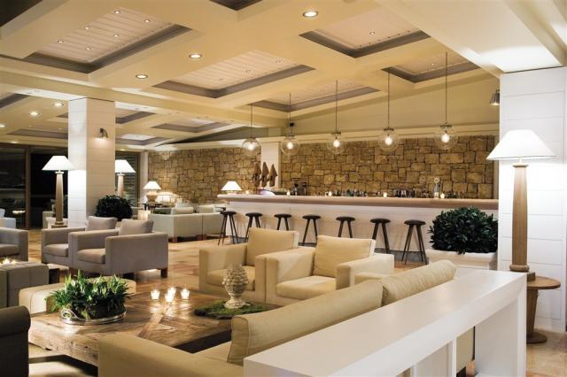 Sani_Club_Lounge_Bar_01_2880x1920.jpg
