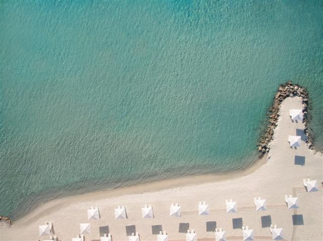 saniclub_private_beach_2880x2158.jpg