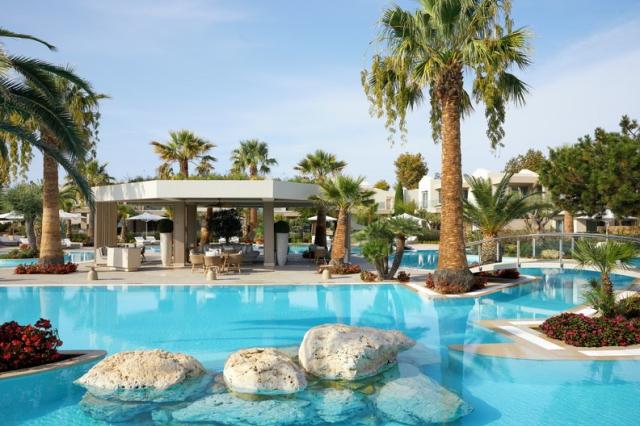 Porto Sani _ Main Pool_792x528.jpg