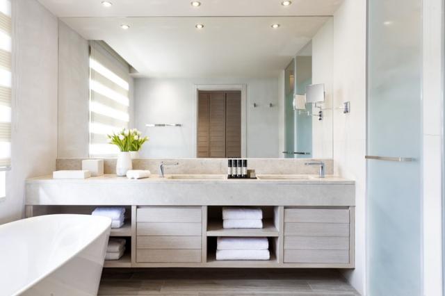 Porto Sani _ Suite Bathroom 3_792x528.jpg