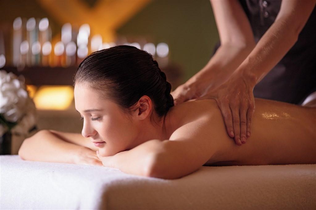 sani_asterias_spa_massage_2880x1920.jpg