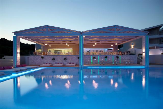 ProteasBluResort31816.jpg