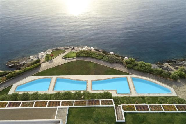 aerial sharing pools minos palace .jpg