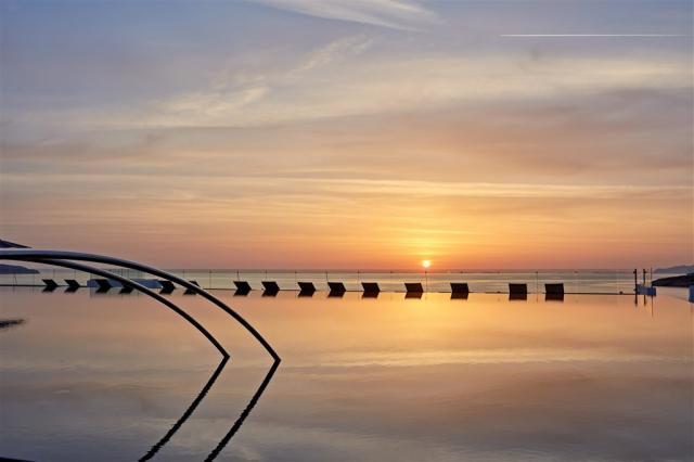MP main pool sunrise2.jpg