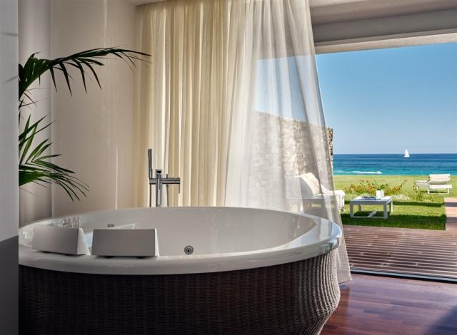 DELUXE SUITE SEA VIEW PRIVATE POOL 4.JPG