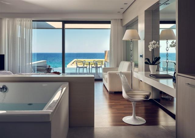 HOENYMOON SUITE SEA VIEW PRIVATE POOL 2.JPG