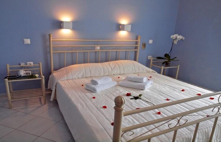 blue_room_1.jpg