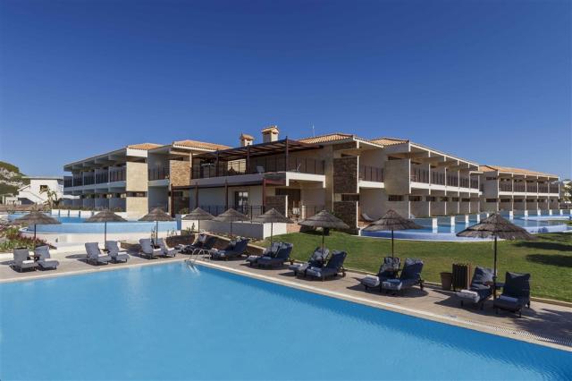 Pool_Area 1.jpg