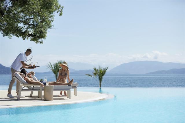 Ikos Dassia Main Pool - Service_1656x1104.jpg