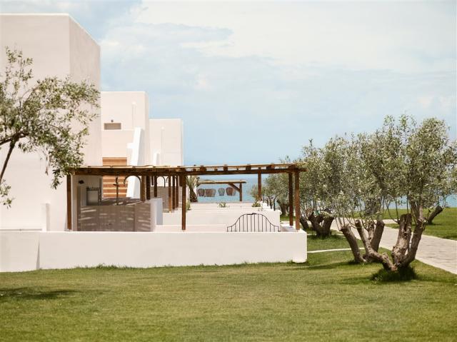 15-bungalow-complex-embelished-with-olive-tree-gardens_cm015_72