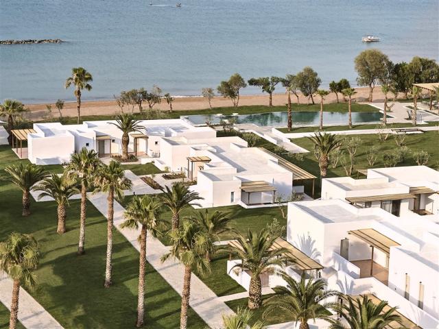 03-Bungalow-complex-among-the-landscaped-gardens-of-Casa-Marron