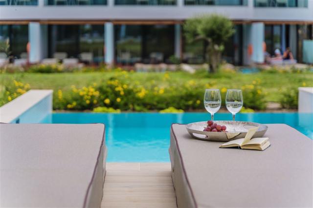 Private pool GV2.jpg