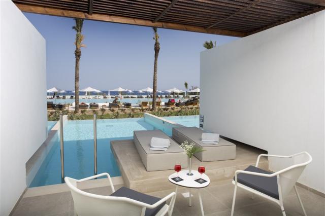 Private Pool SV1.jpg