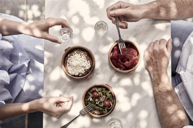 eating kafeneion candia.jpg