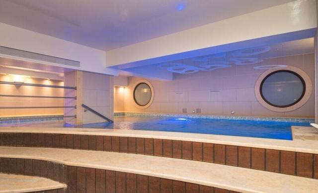 INSIDE%20POOL2.jpg