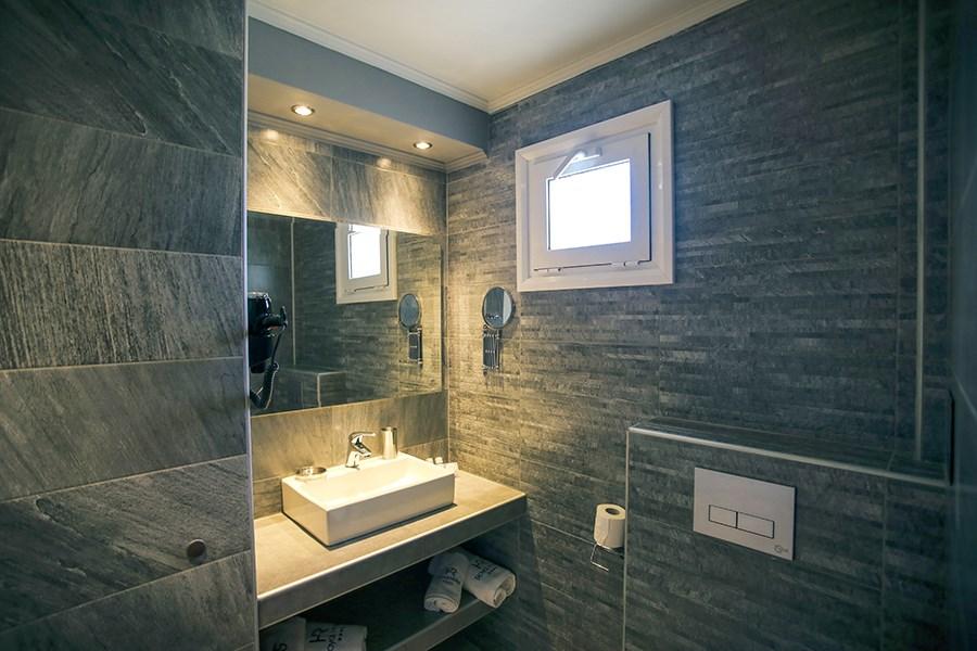 deluxe-wc-polichrono-halkidiki.jpg