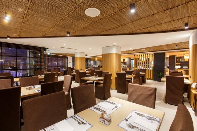 main restaurant..jpg