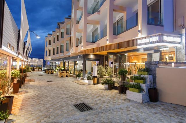 outside Hotel entrance.jpg