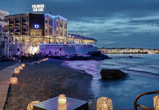Seaside _Palmera Night view.jpg