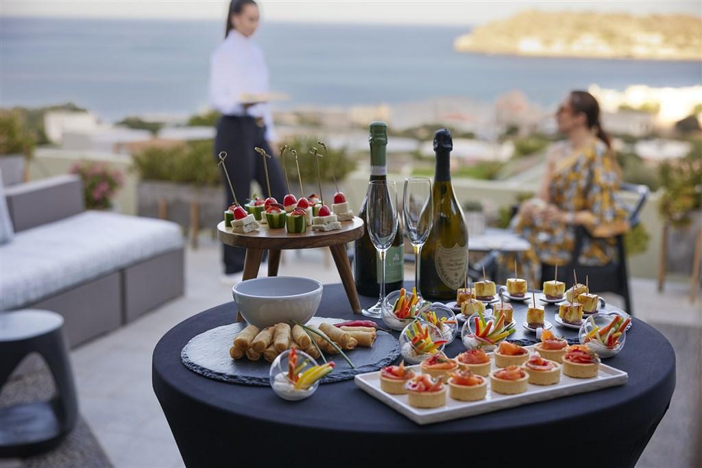 Emerald Bar - Veranda Apperitivo Buffet Focus.jpg