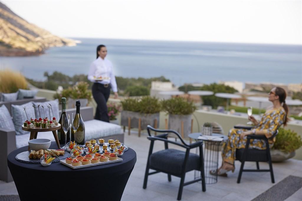 Emerald Bar - Veranda Apperitivo Chanpagne Focus 3.jpg