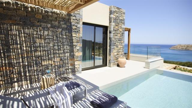 Executive Room with Private Pool – Sea View 5.jpeg