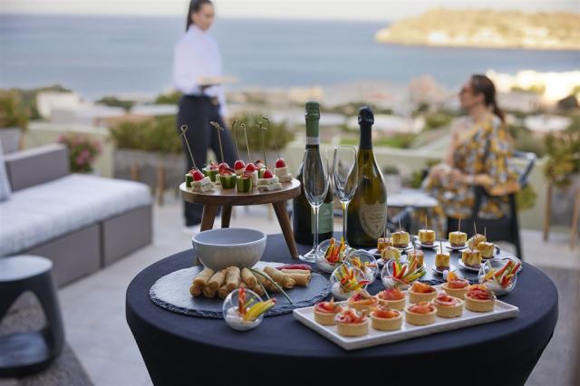 Emerald  Bar - Veranda Apperitivo Buffet Focus.jpg