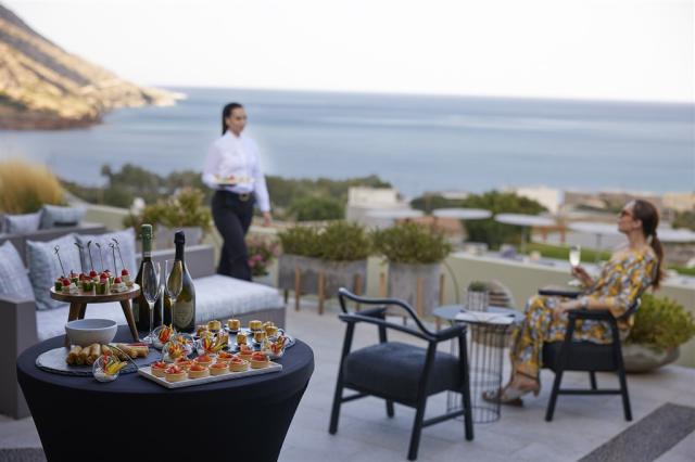 Emerald  Bar - Veranda Apperitivo Chanpagne Focus 3.jpg