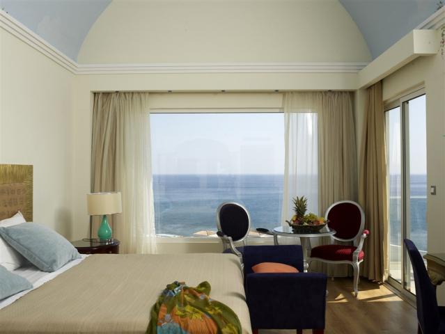 Superior Suite Sea View (2).jpg
