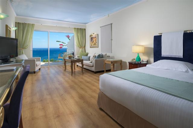 Deluxe Junior Suite Sea View.jpg