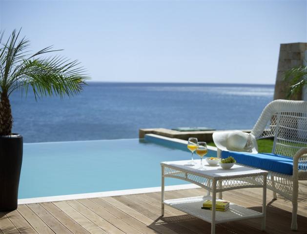 Platinum Beach Family Suite Sea View with Pool (2).jpg