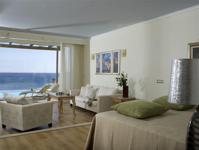 Platinum Beach Villa Sea View with  Pool.jpg