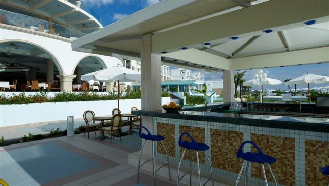 Pool Bar (2).jpg