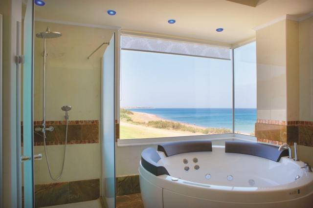 Presidential Beach Villa Sea View with Pool (5).jpg