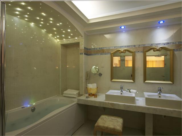 Ambassador Beach Villa with Pool - 3 Bedroom (4).jpg