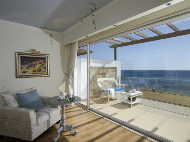 Ambassador Beach Villa with Pool - 3 Bedroom.jpg