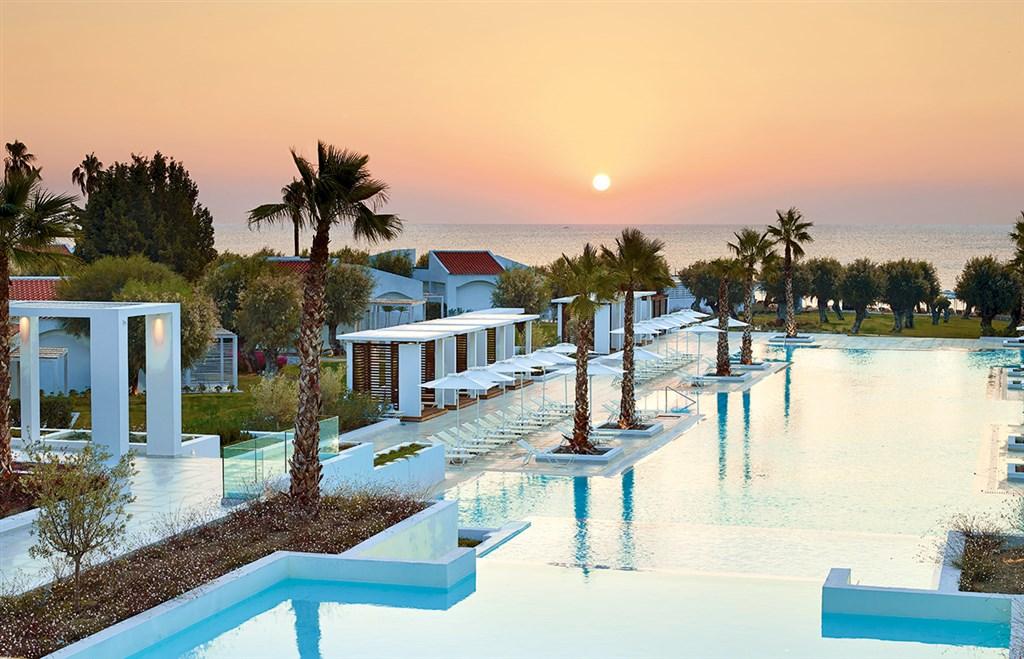 23-luxury-vacation-pool-luxme-rhodos-resort-21865.jpg